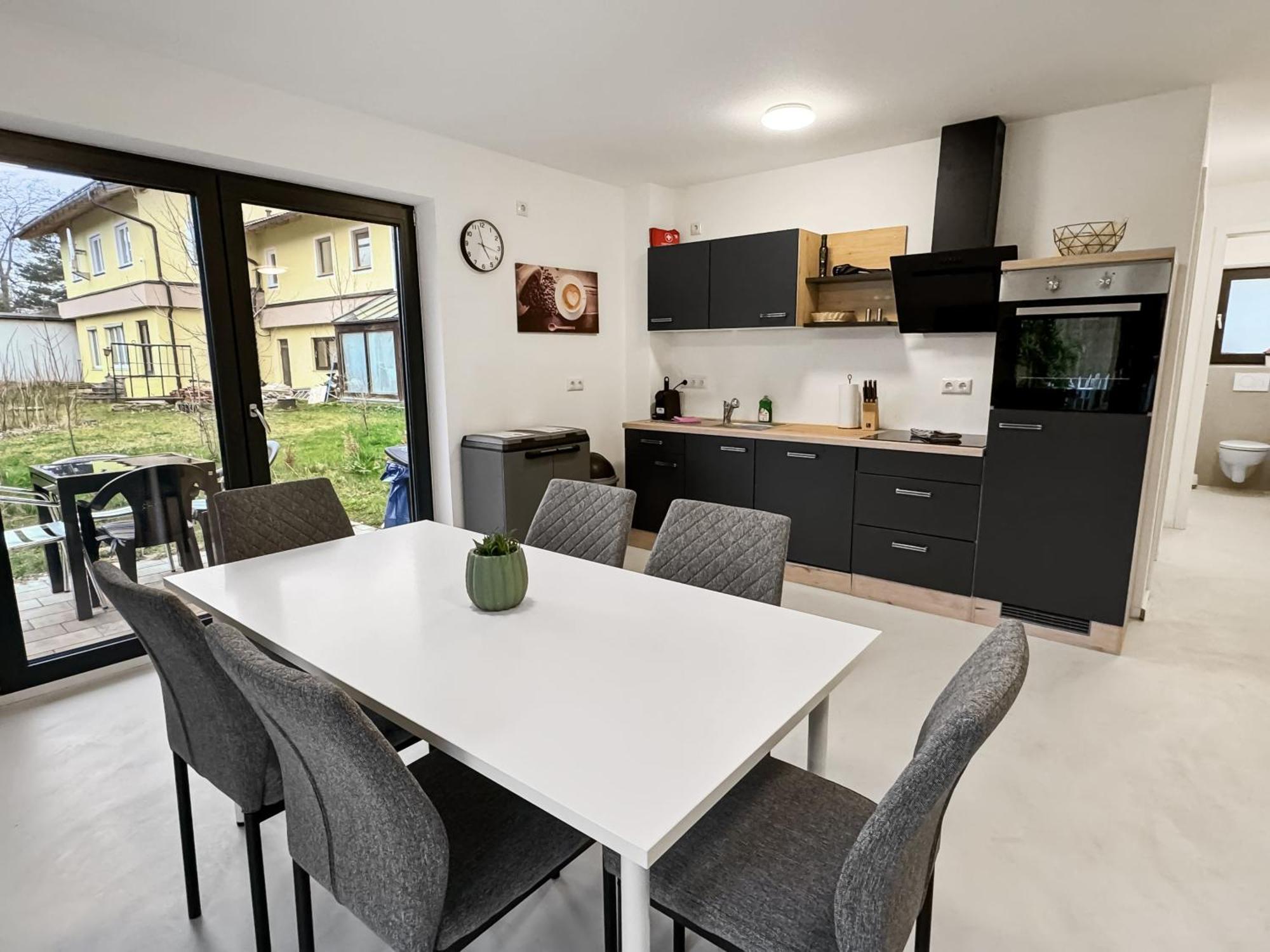 Feworld - 2 - Near Train Station - Free Parking Apartment Freilassing