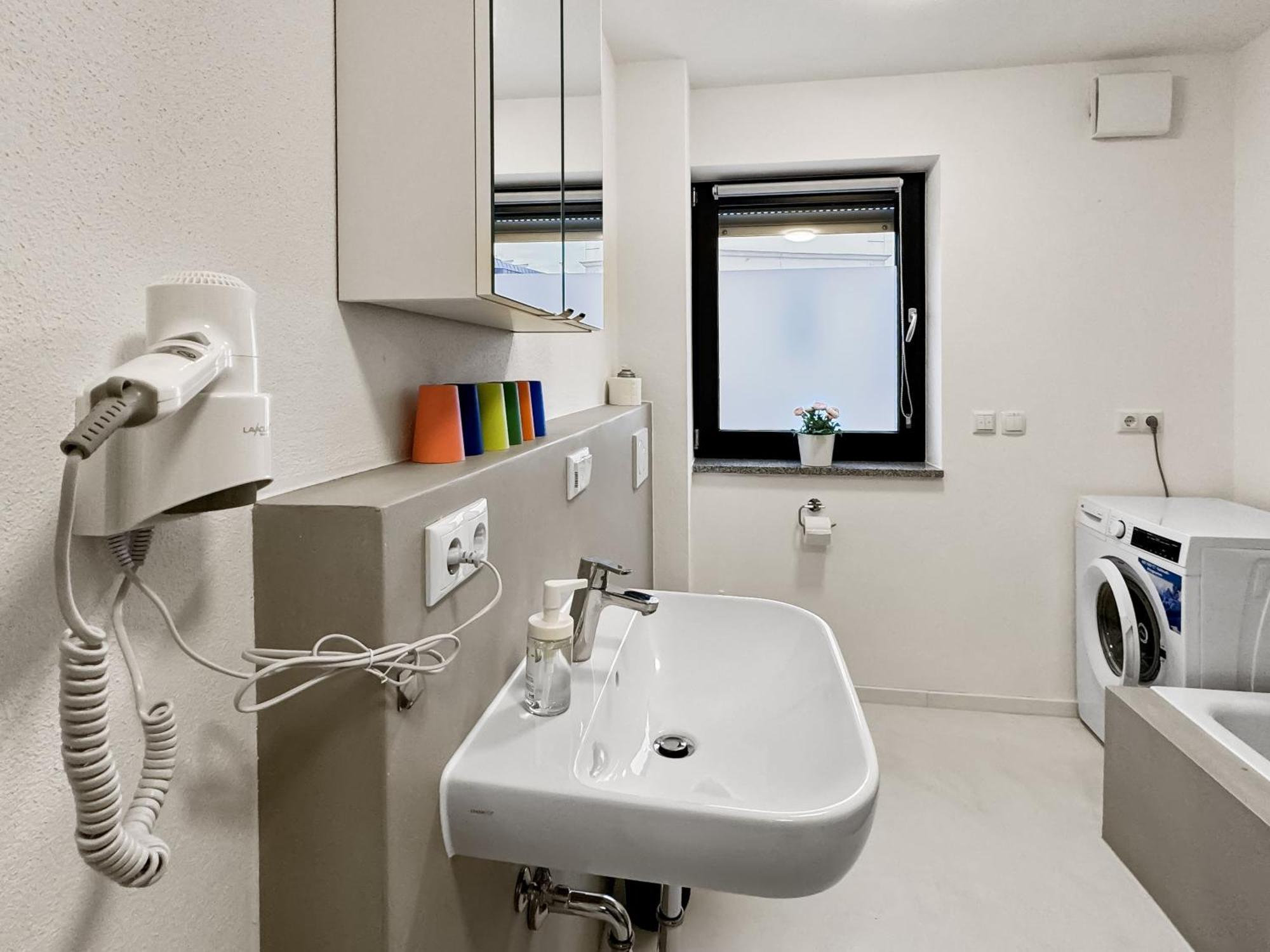 Apartment Feworld - 2 - Near Train Station - Free Parking *